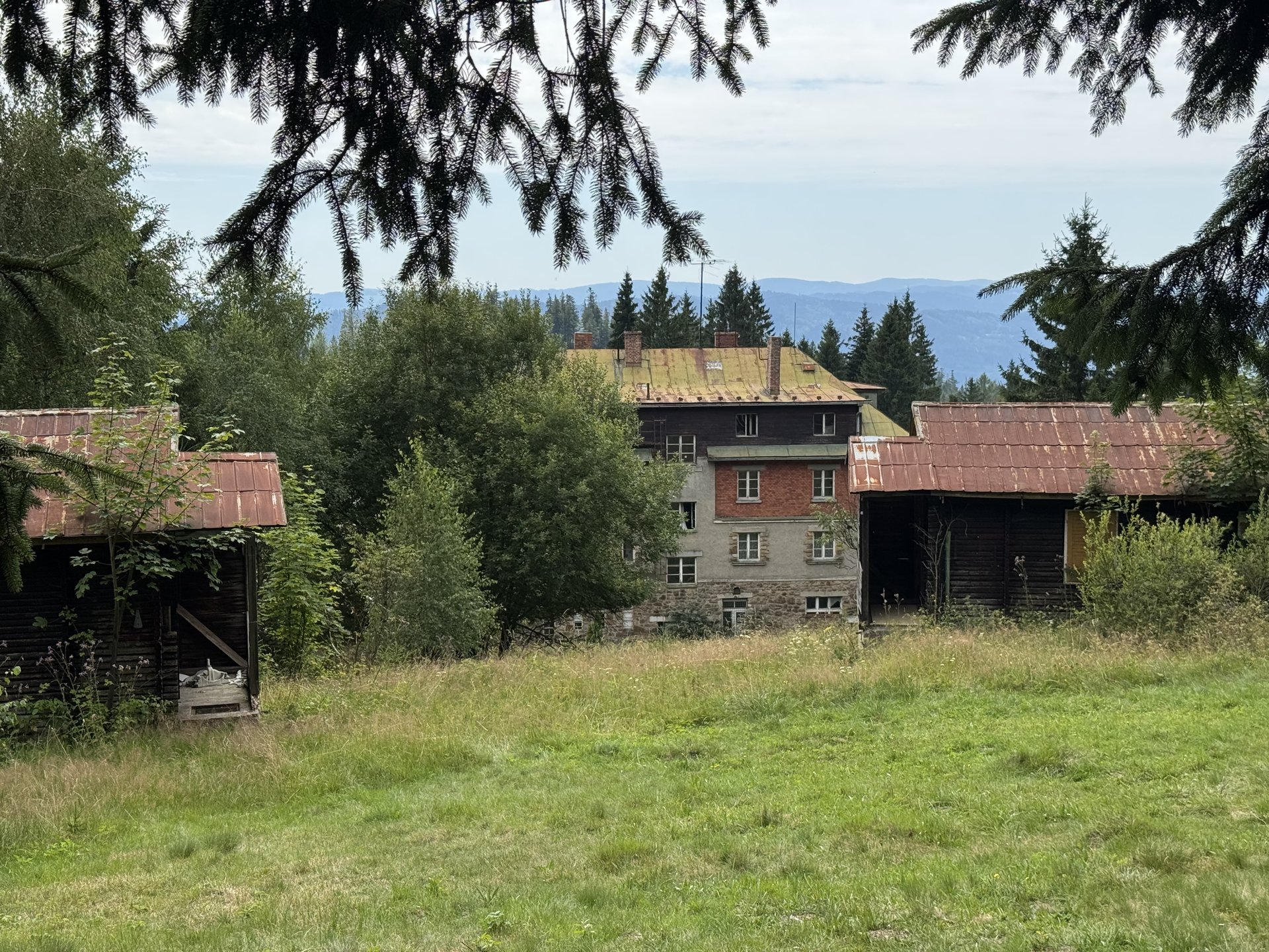 The ruins of Hotel Kysuca